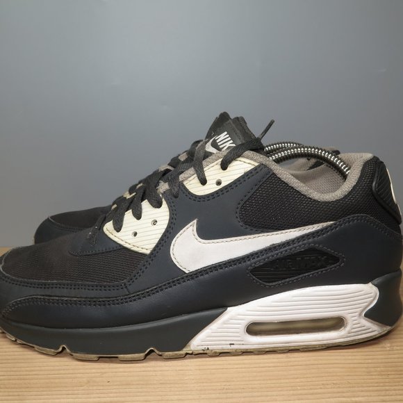 nike air max 90 essential casual shoes